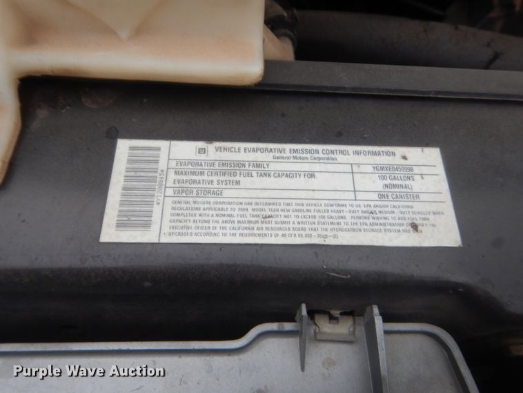 image for item IP9826 2000 GMC 3500  shuttle bus