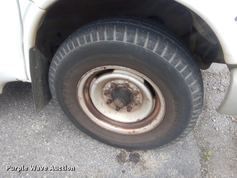 image for item IP9826 2000 GMC 3500  shuttle bus