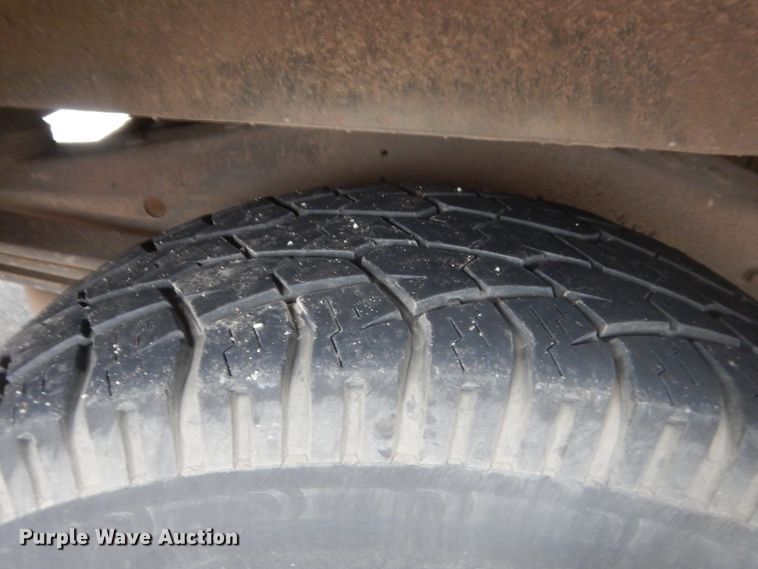 image for item IP9826 2000 GMC 3500  shuttle bus