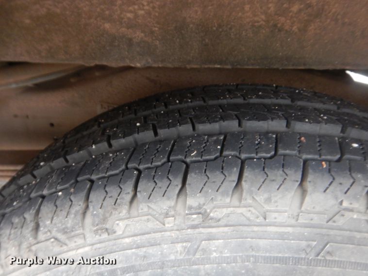 image for item IP9826 2000 GMC 3500  shuttle bus