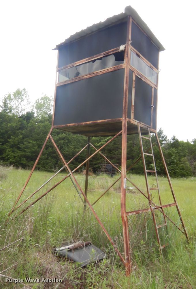 (2) Quad Pod deer stands in Drumright, OK Item IP9857 sold Purple Wave