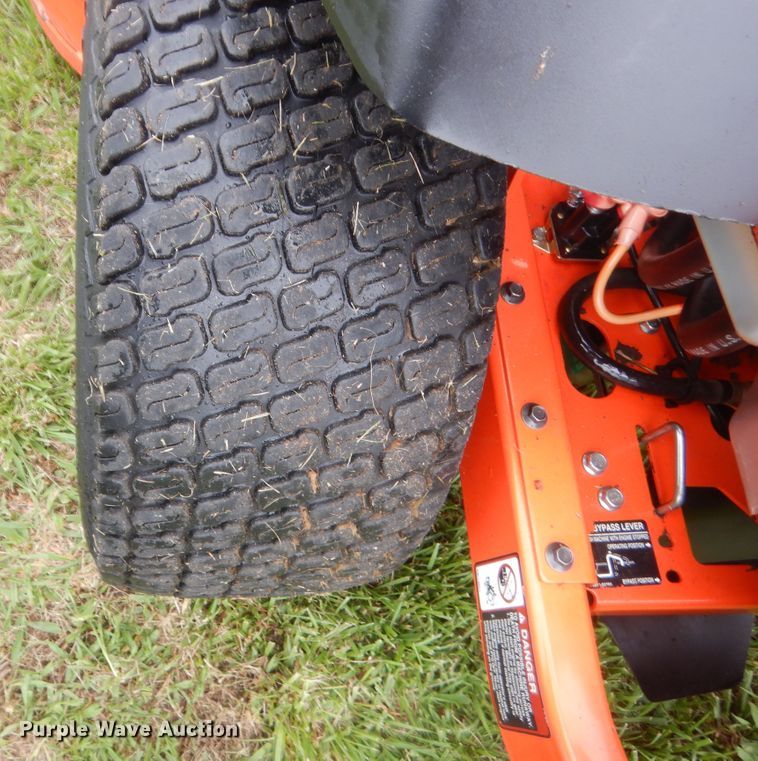 image for item IP9867 Kubota Z125SKH  ZTR lawn mower