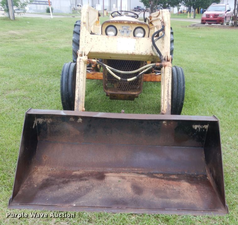 image for item IP9868 Massey Ferguson MF203  tractor