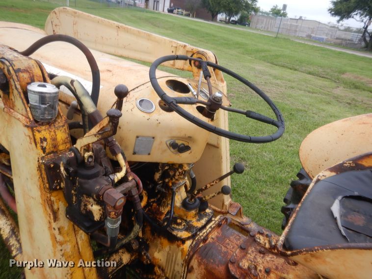 image for item IP9868 Massey Ferguson MF203  tractor