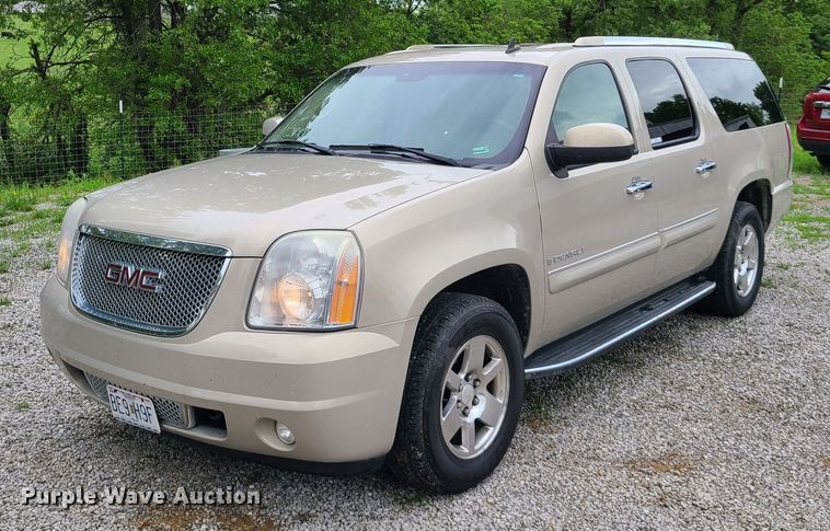 image for item IQ9184 2007 GMC Yukon Denali  SUV