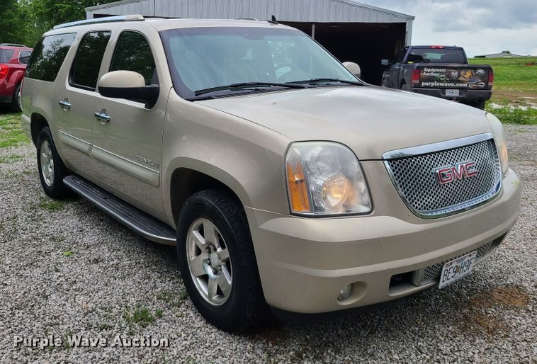 image for item IQ9184 2007 GMC Yukon Denali  SUV