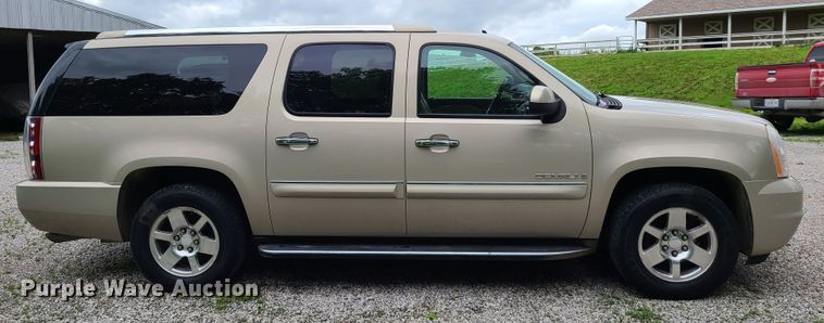 image for item IQ9184 2007 GMC Yukon Denali  SUV