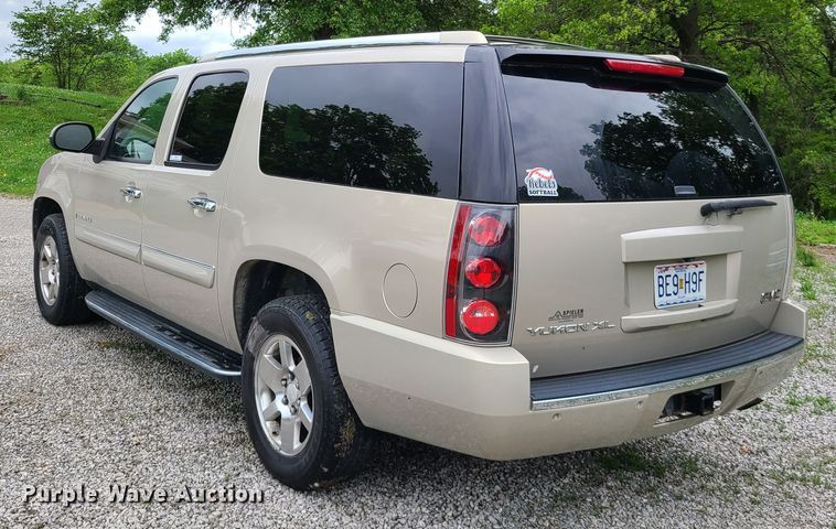 image for item IQ9184 2007 GMC Yukon Denali  SUV