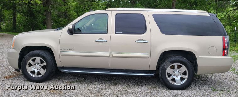 image for item IQ9184 2007 GMC Yukon Denali  SUV