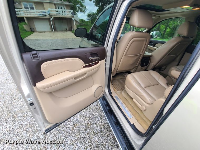 image for item IQ9184 2007 GMC Yukon Denali  SUV