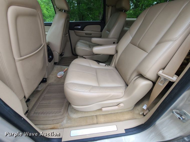 image for item IQ9184 2007 GMC Yukon Denali  SUV