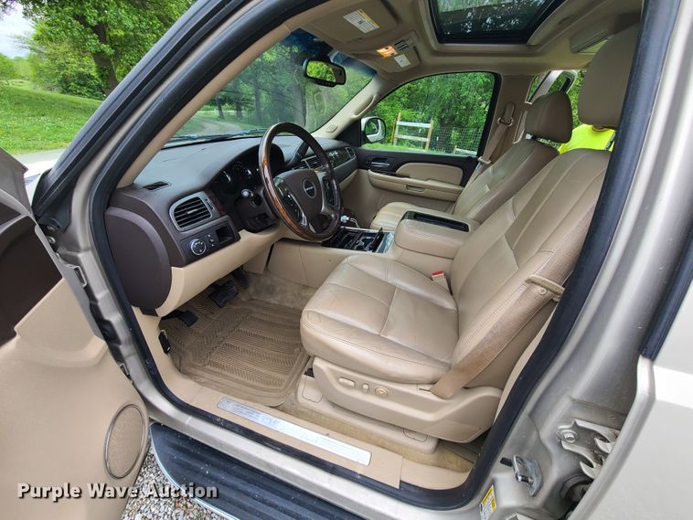 image for item IQ9184 2007 GMC Yukon Denali  SUV