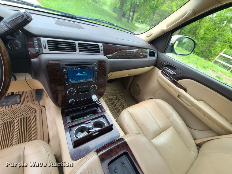 image for item IQ9184 2007 GMC Yukon Denali  SUV