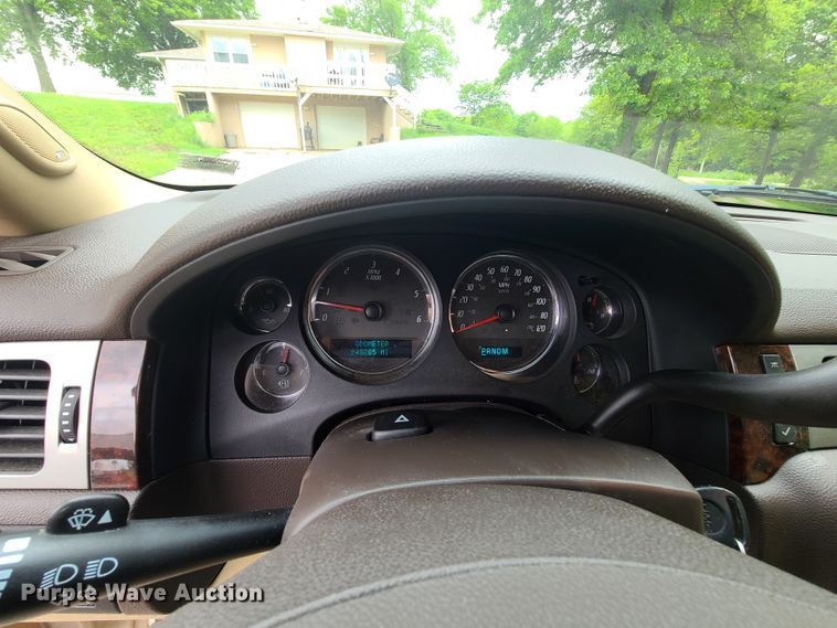 image for item IQ9184 2007 GMC Yukon Denali  SUV