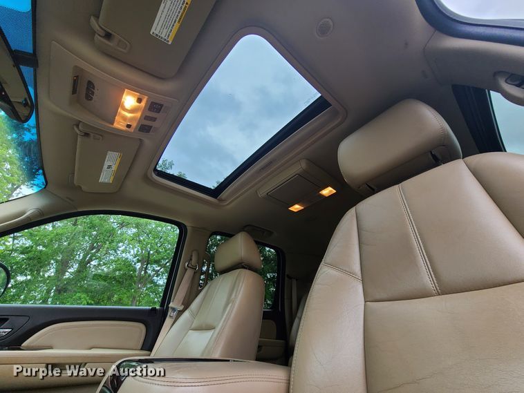 image for item IQ9184 2007 GMC Yukon Denali  SUV