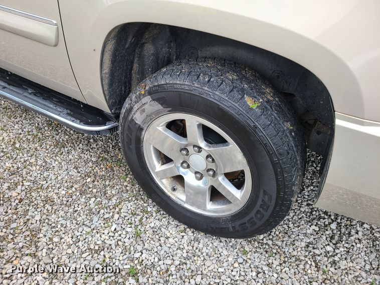 image for item IQ9184 2007 GMC Yukon Denali  SUV