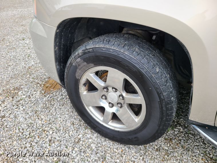 image for item IQ9184 2007 GMC Yukon Denali  SUV