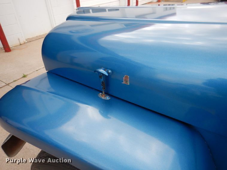 image for item IQ9468 1950 Willy's Jeepster  convertible SUV