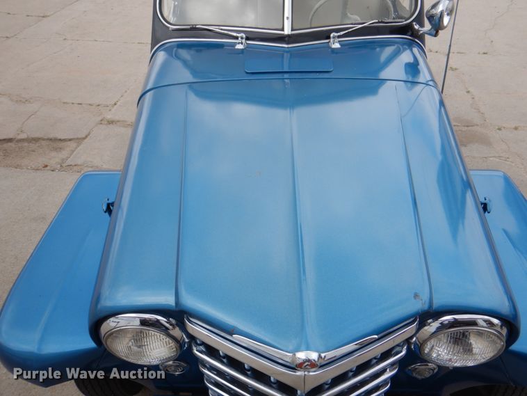 image for item IQ9468 1950 Willy's Jeepster  convertible SUV