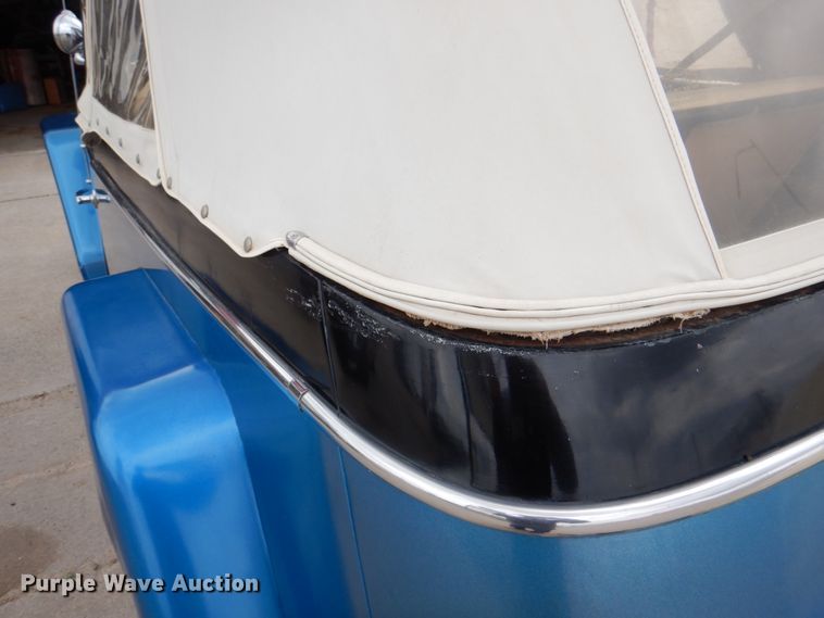 image for item IQ9468 1950 Willy's Jeepster  convertible SUV