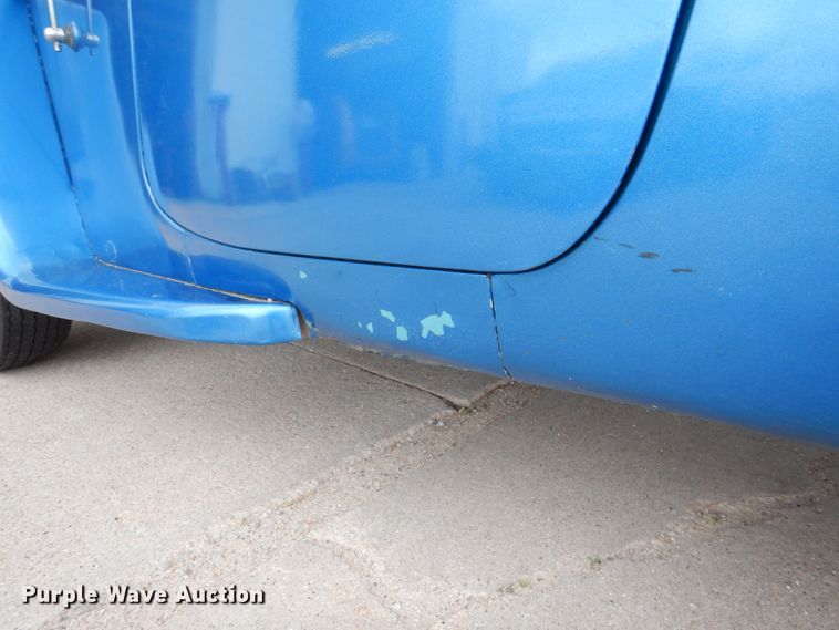 image for item IQ9468 1950 Willy's Jeepster  convertible SUV