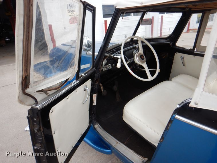 image for item IQ9468 1950 Willy's Jeepster  convertible SUV