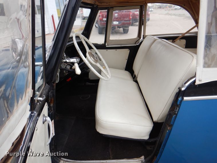 image for item IQ9468 1950 Willy's Jeepster  convertible SUV