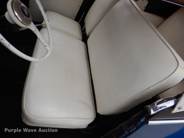 image for item IQ9468 1950 Willy's Jeepster  convertible SUV