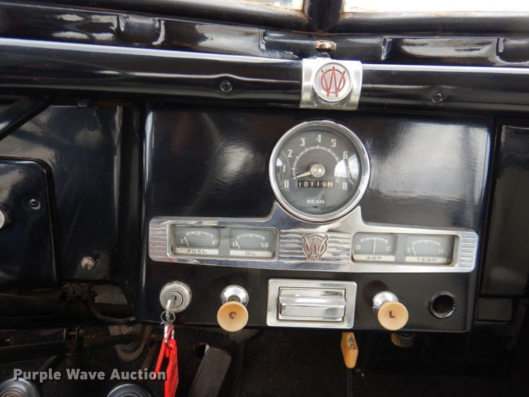 image for item IQ9468 1950 Willy's Jeepster  convertible SUV