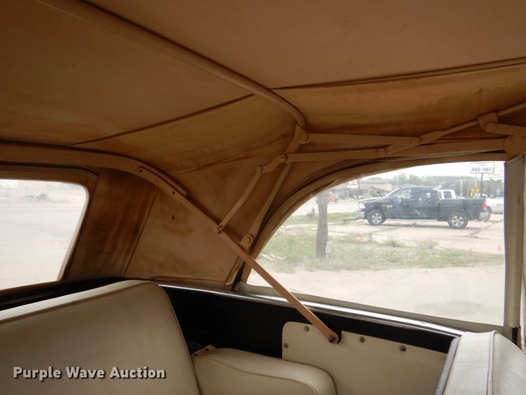 image for item IQ9468 1950 Willy's Jeepster  convertible SUV