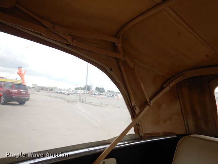 image for item IQ9468 1950 Willy's Jeepster  convertible SUV