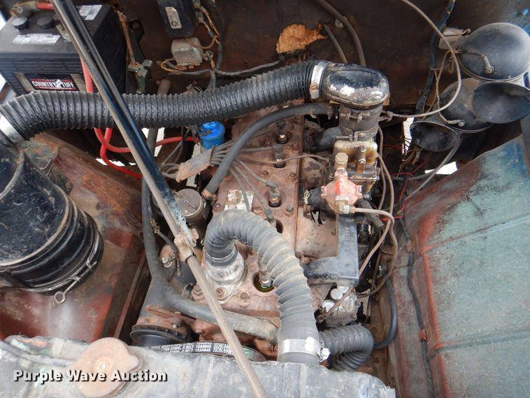 image for item IQ9468 1950 Willy's Jeepster  convertible SUV