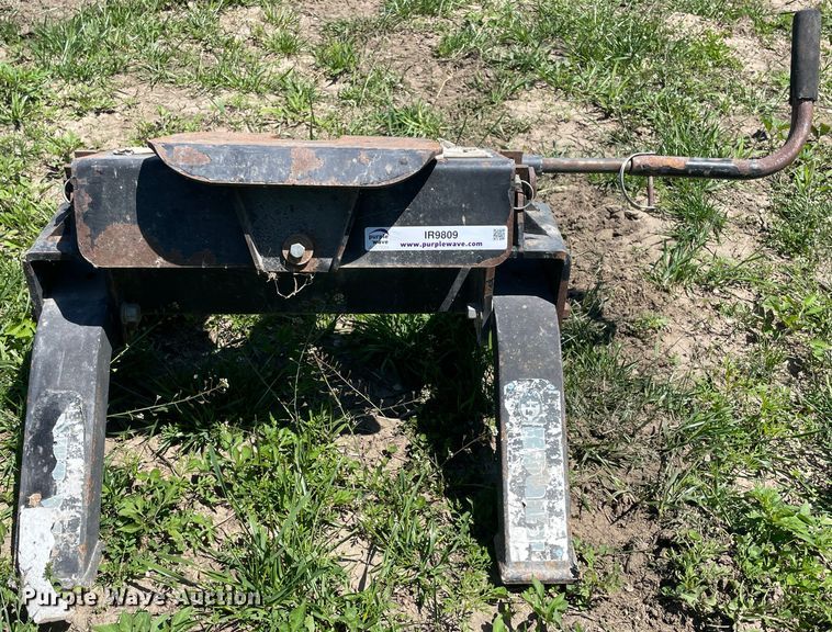 image for item IR9809 Fifth wheel hitch