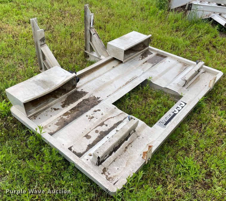 image for item IR9967 Headache rack