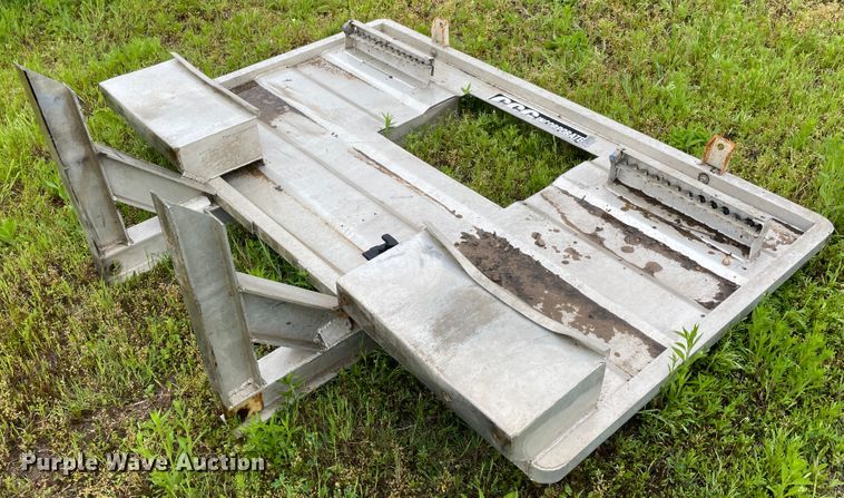 image for item IR9967 Headache rack