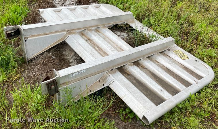 image for item IR9968 Headache rack