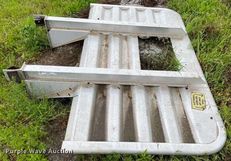 image for item IR9968 Headache rack