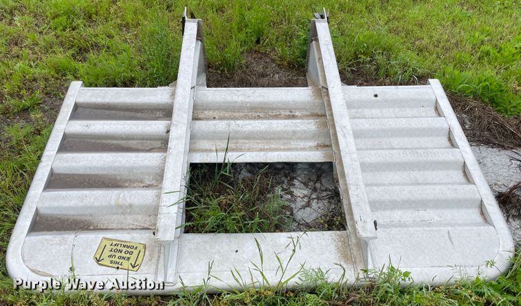 image for item IR9968 Headache rack