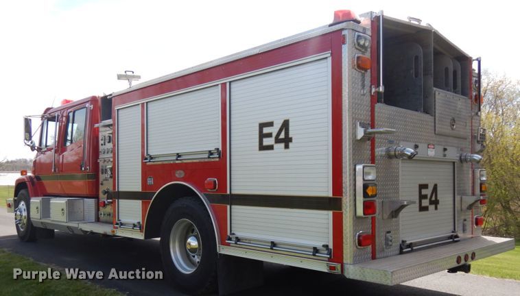 image for item IT9253 2001 Freightliner FL80  pumper fire truck