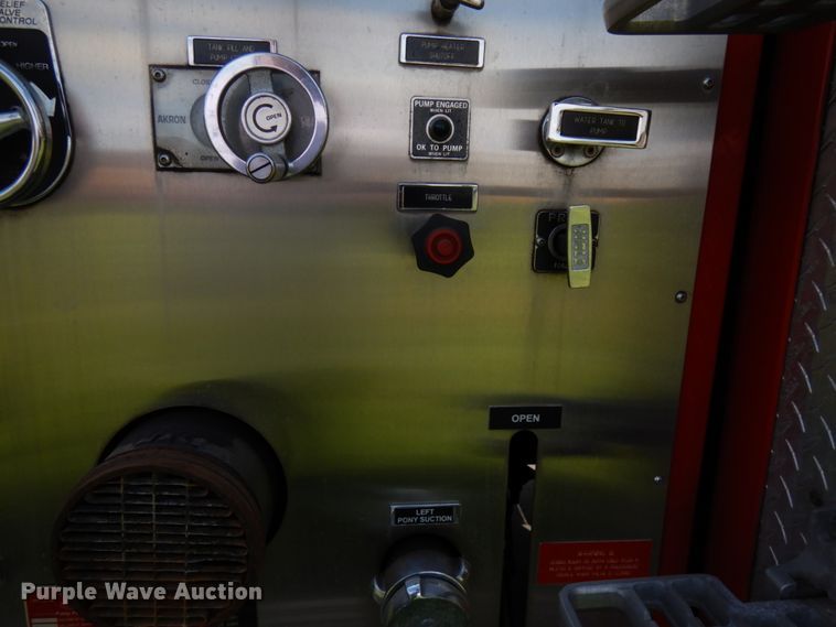 image for item IT9253 2001 Freightliner FL80  pumper fire truck