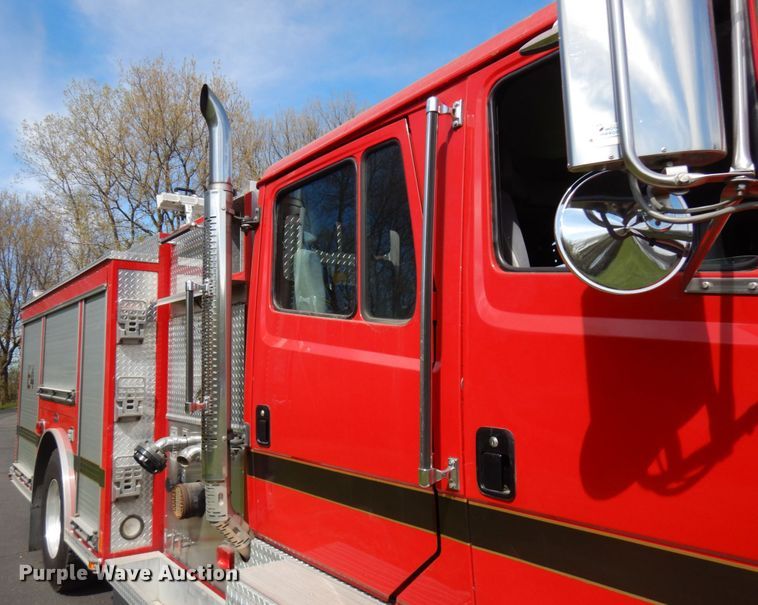 image for item IT9253 2001 Freightliner FL80  pumper fire truck