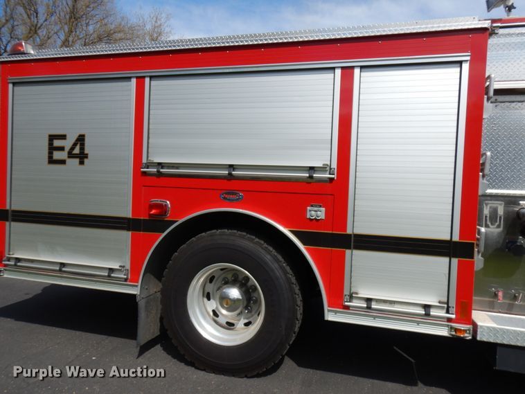image for item IT9253 2001 Freightliner FL80  pumper fire truck
