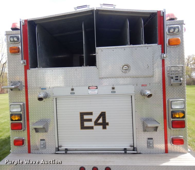 image for item IT9253 2001 Freightliner FL80  pumper fire truck