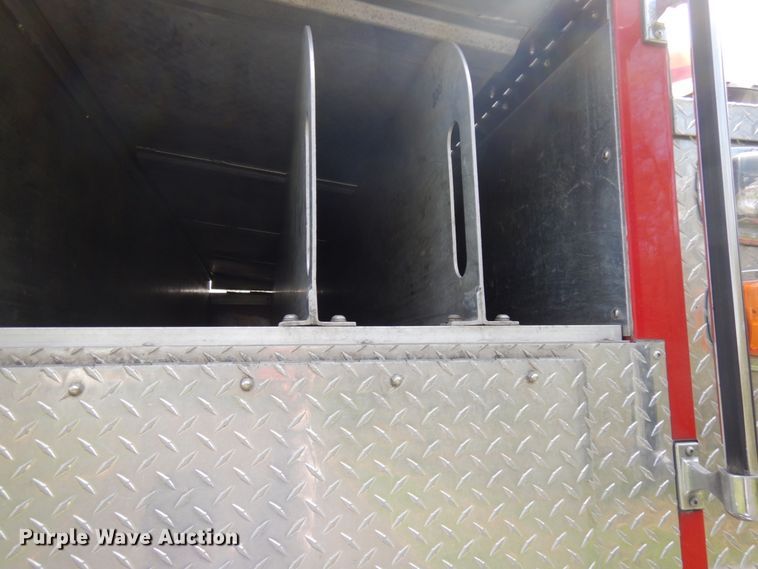 image for item IT9253 2001 Freightliner FL80  pumper fire truck