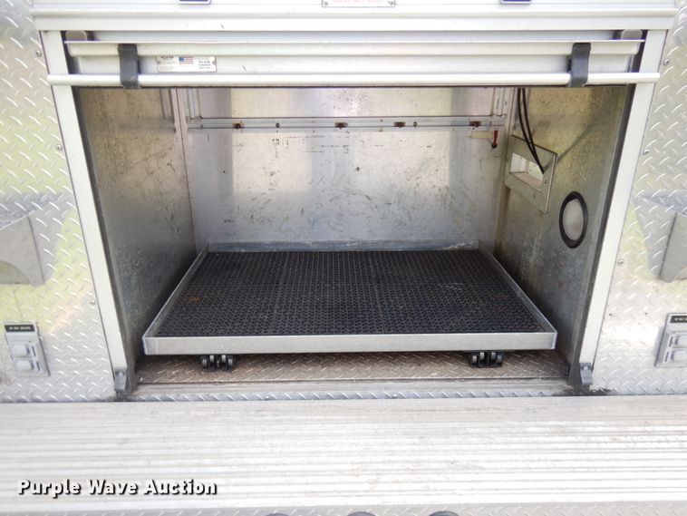 image for item IT9253 2001 Freightliner FL80  pumper fire truck