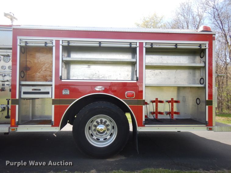 image for item IT9253 2001 Freightliner FL80  pumper fire truck