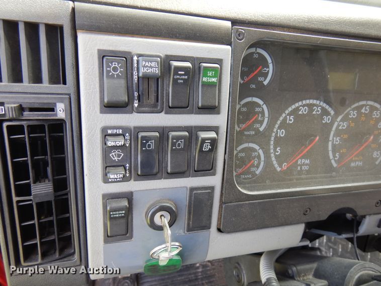 image for item IT9253 2001 Freightliner FL80  pumper fire truck