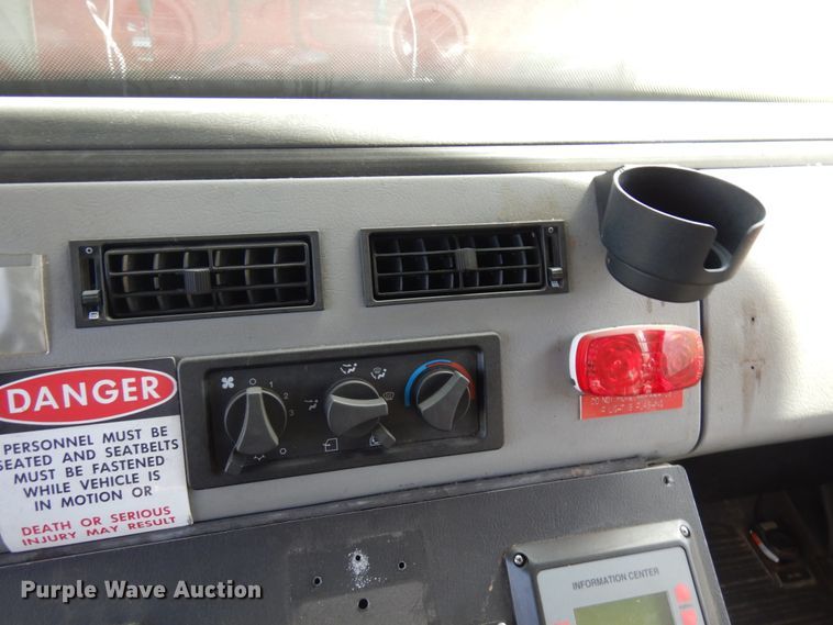 image for item IT9253 2001 Freightliner FL80  pumper fire truck