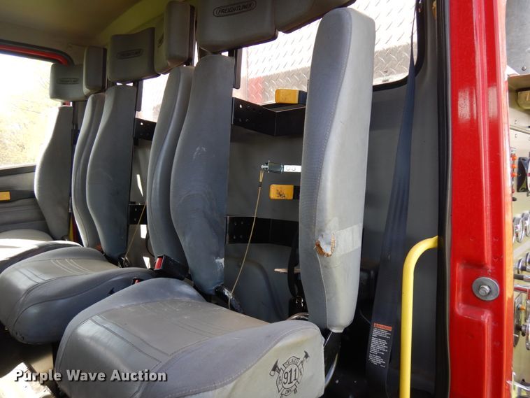 image for item IT9253 2001 Freightliner FL80  pumper fire truck