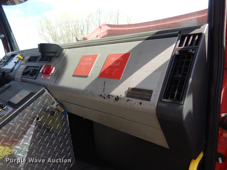 image for item IT9253 2001 Freightliner FL80  pumper fire truck